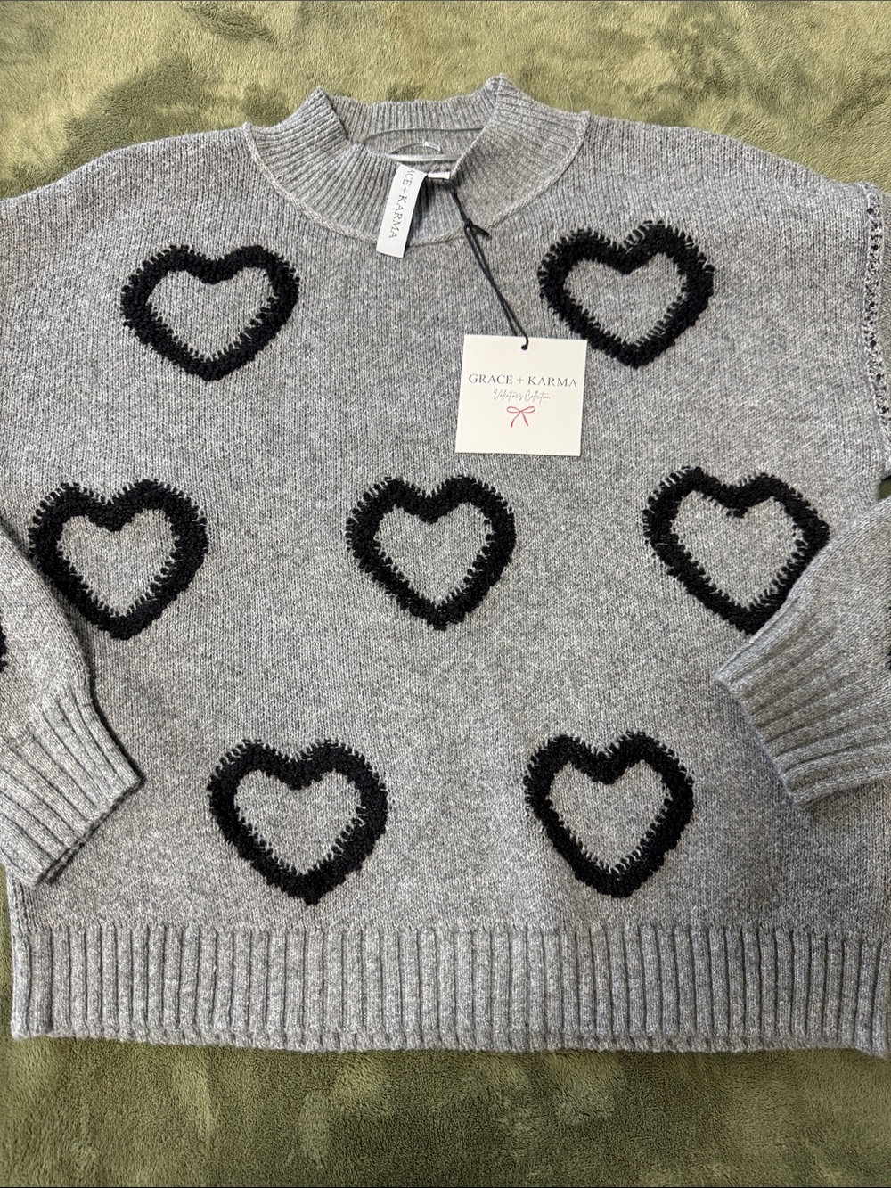 Grace + Karma Women's Gray Heart Pattern Sweater